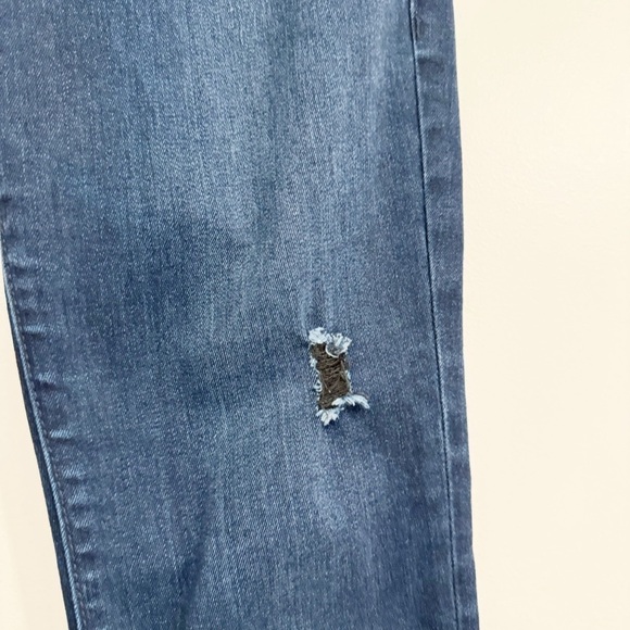 Cabi | Curvy Skinny Jeans Distressed Dark Wash Spandex Size 4 - Picture 5 of 8